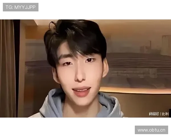 林孝埈这日常比场上走位还精准，照顾家人的细节让人心软了瞬间